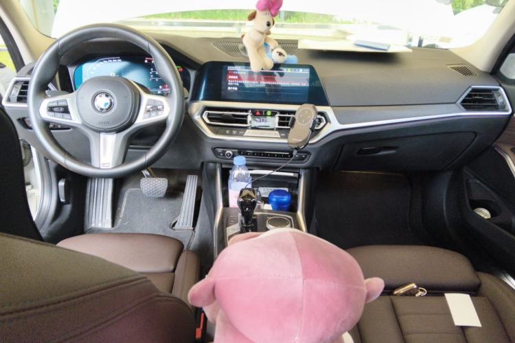Used BMW 3 Series 2020 325i M Sport Package Center Console