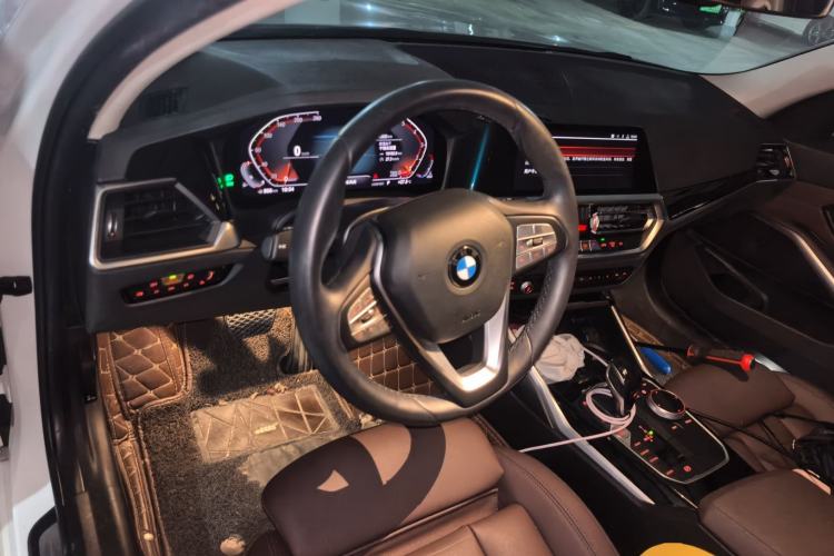 Used BMW 3 Series 2020 320i Sport Package Center Console