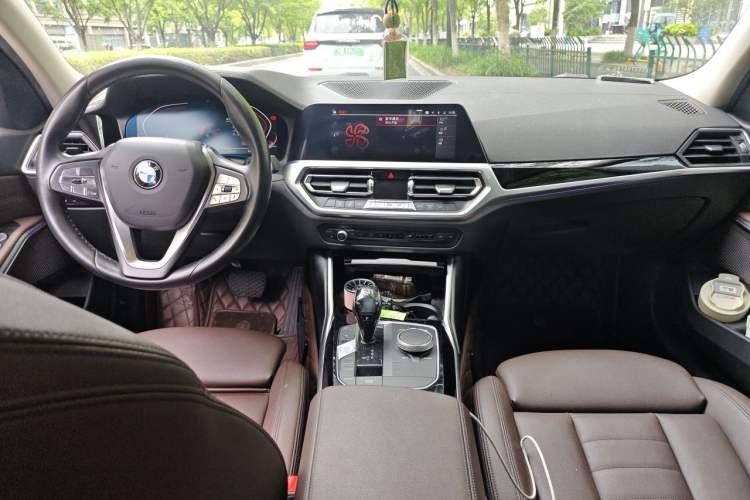 Used BMW 3 Series 2020 325Li First Edition Center Console