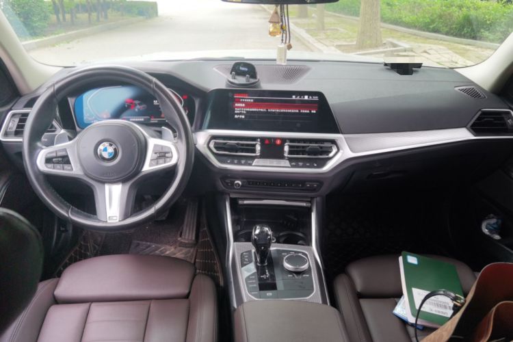 Used BMW 3 Series 2020 325i M Sport Night Edition package Center Console
