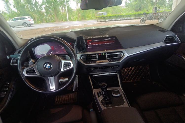 Used BMW 3 Series 2020 330i M Sport Night Edition Center Console