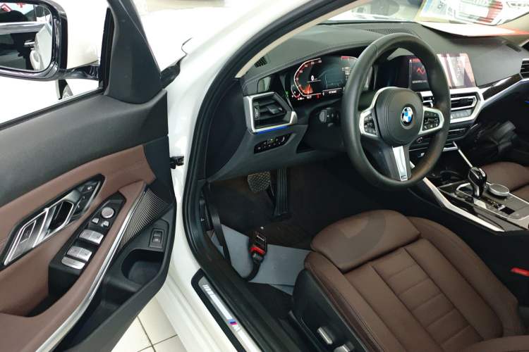 Used BMW 3 Series 2020 Restyled 325Li M Sport Package Driver Seat