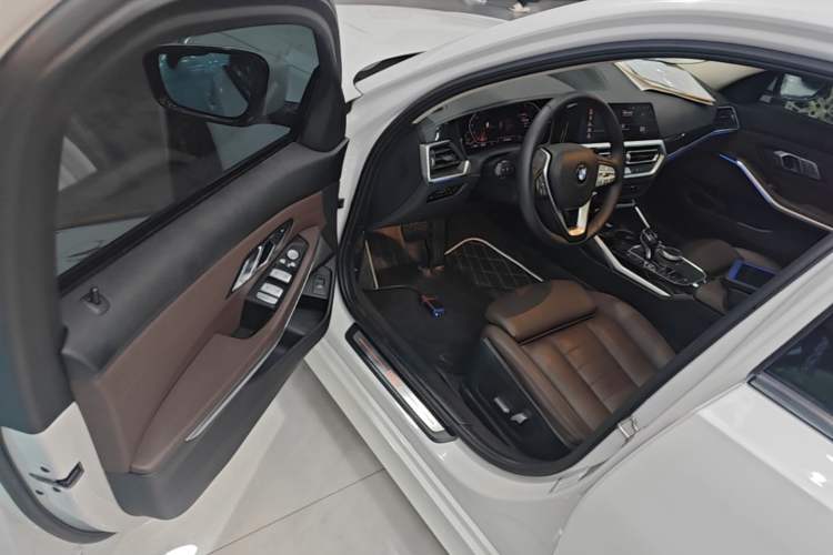 Used BMW 3 Series 2020 325Li First Edition Driver Seat