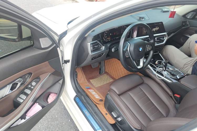 Used BMW 3 Series 2020 325Li First Edition Driver Seat