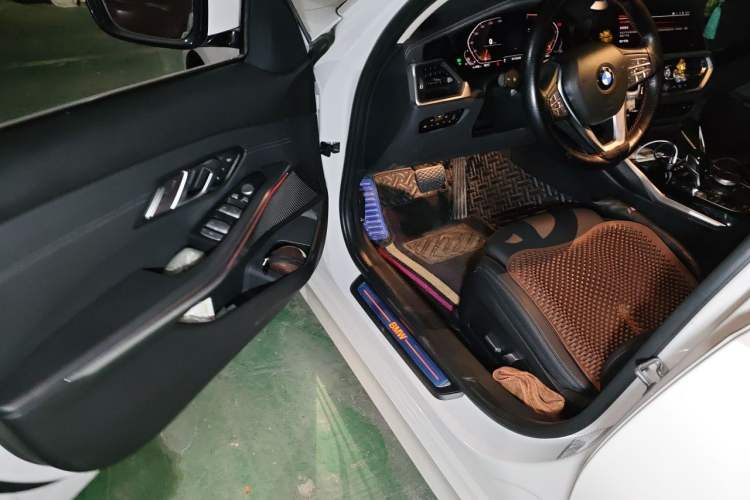 Used BMW 3 Series 2020 325Li First Edition Driver Seat