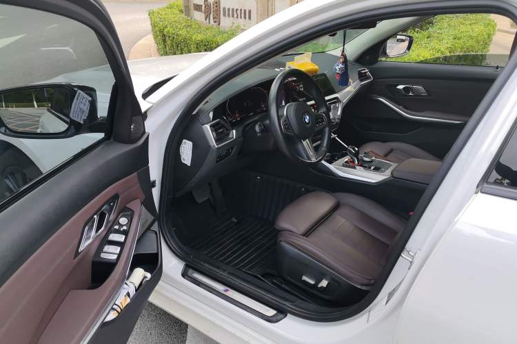 Used BMW 3 Series 2020 Facelifted 325Li M Sport Night Edition Package Driver Seat