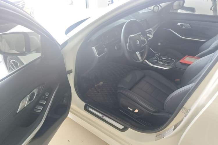 Used BMW 3 Series 2020 Facelifted 325i M Sport Package Driver Seat