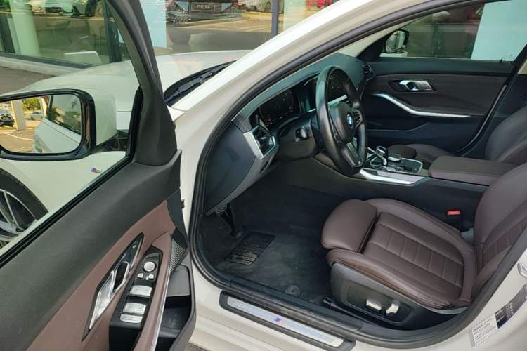 Used BMW 3 Series 2020 Restyled 325Li M Sport Package Driver Seat