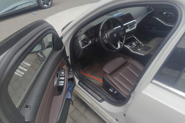 Used BMW 3 Series 2020 325Li First Edition Driver Seat