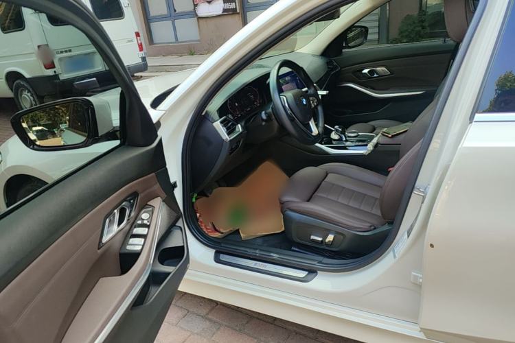 Used BMW 3 Series 2020 325Li First Edition Driver Seat