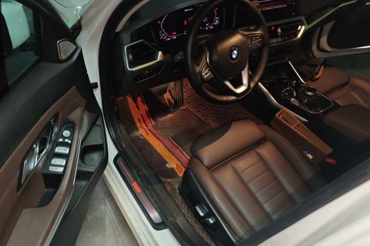 Used BMW 3 Series 2020 325Li First Edition Driver Seat