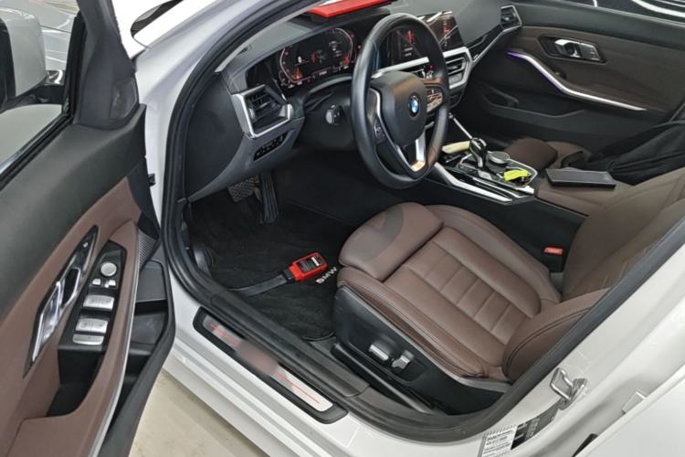 Used BMW 3 Series 2020 325Li First Edition Driver Seat