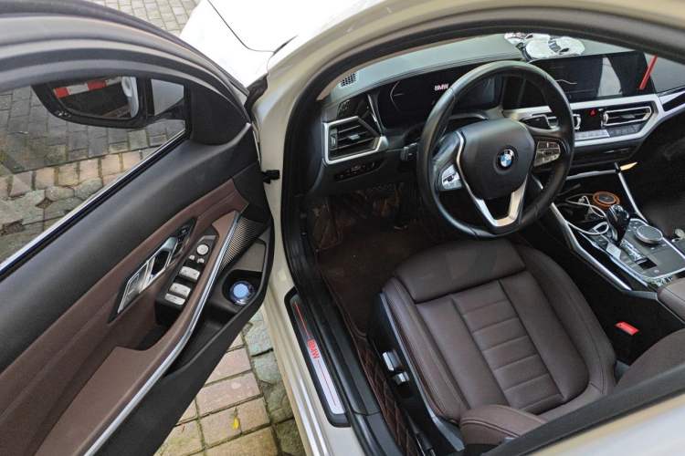 Used BMW 3 Series 2020 325Li First Edition Driver Seat