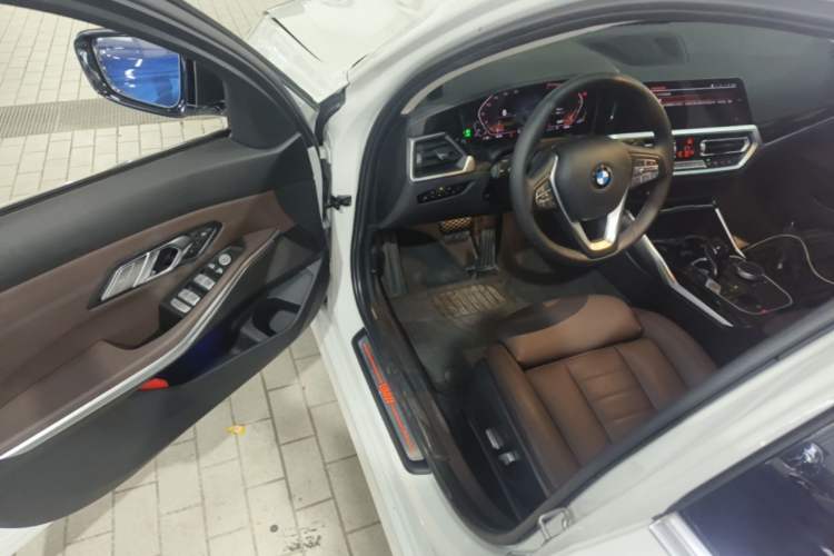 Used BMW 3 Series 2020 325Li First Edition Driver Seat