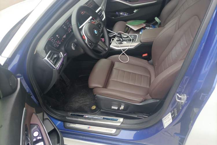 Used BMW 3 Series 2020 325i M Sport Night Edition package Driver Seat