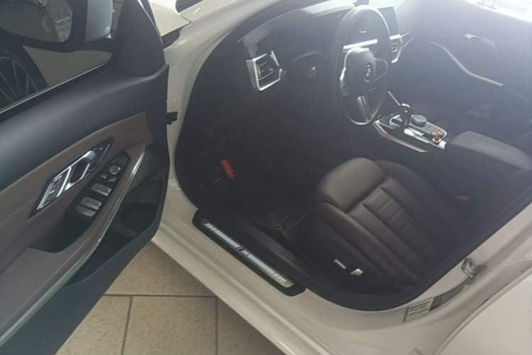 Used BMW 3 Series 2020 Restyled 325Li M Sport Package Driver Seat