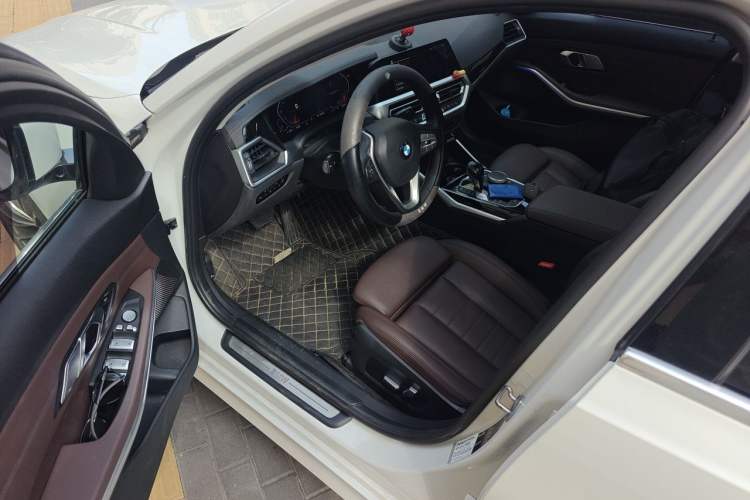 Used BMW 3 Series 2020 325Li First Edition Driver Seat