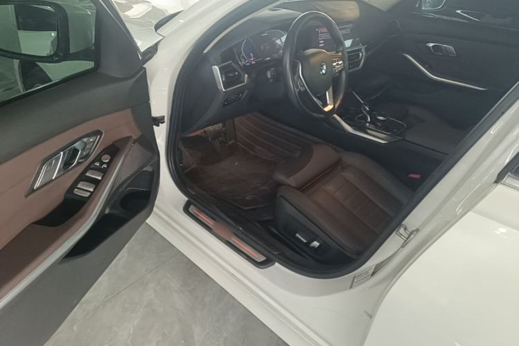 Used BMW 3 Series 2020 325Li First Edition Driver Seat