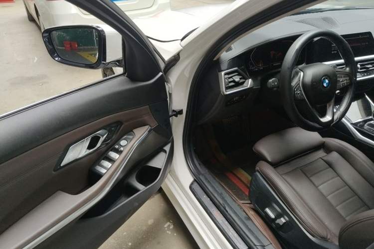 Used BMW 3 Series 2020 325Li First Edition Driver Seat