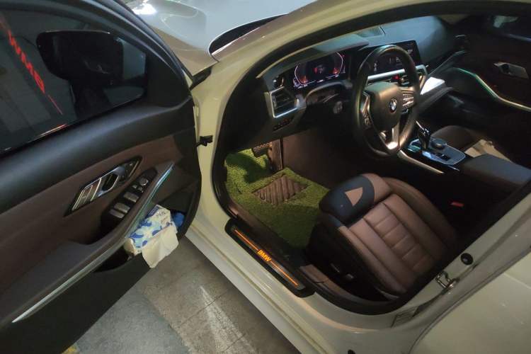 Used BMW 3 Series 2020 325Li First Edition Driver Seat