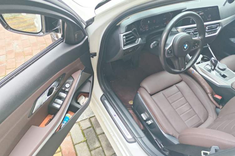 Used BMW 3 Series 2020 Restyled 325i M Sport Night Edition Package Driver Seat