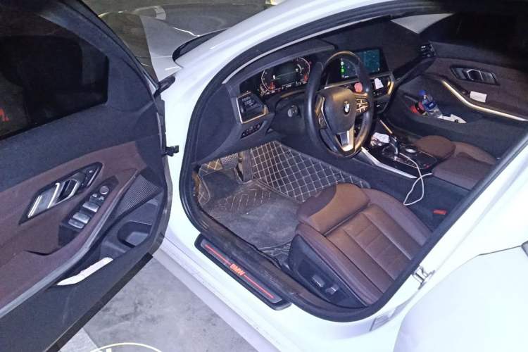 Used BMW 3 Series 2020 325Li First Edition Driver Seat