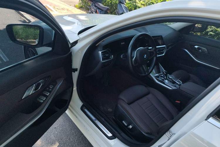Used BMW 3 Series 2020 Restyled 325Li M Sport Package Driver Seat