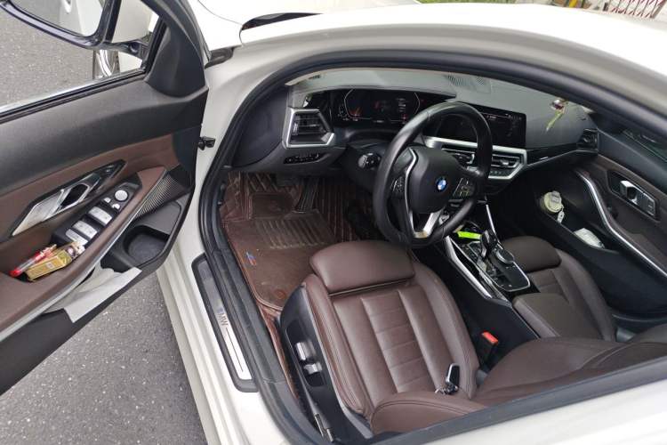 Used BMW 3 Series 2020 325Li First Edition Driver Seat