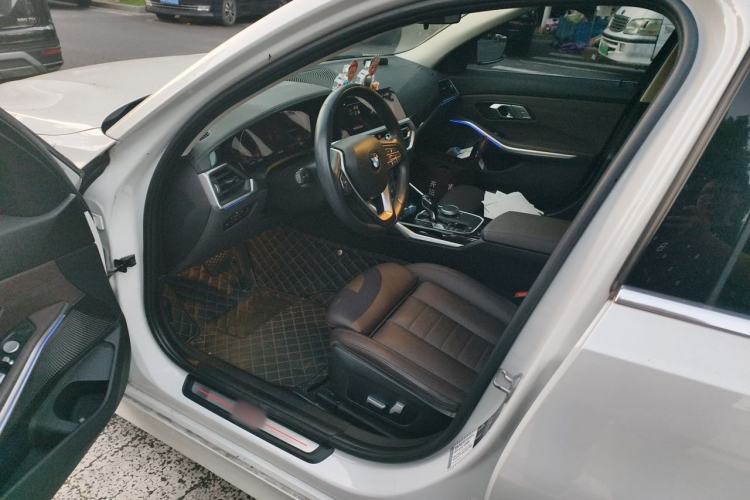 Used BMW 3 Series 2020 325Li First Edition Driver Seat