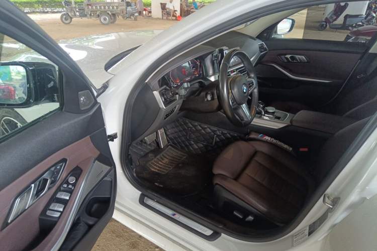 Used BMW 3 Series 2020 330i M Sport Night Edition Driver Seat