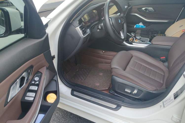 Used BMW 3 Series 2020 325Li First Edition Driver Seat