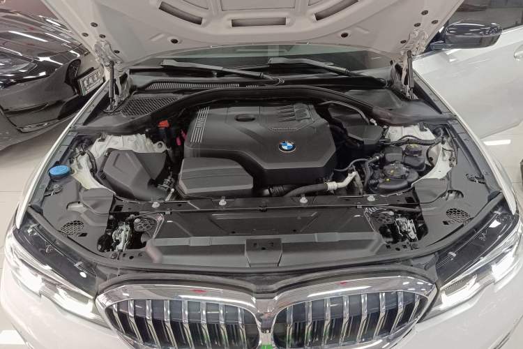 Used BMW 3 Series 2020 325Li First Edition Engine Bay