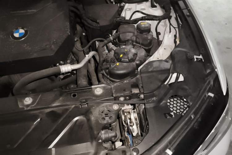 Used BMW 3 Series 2020 325Li M Sport Night Edition Package Engine Bay Left