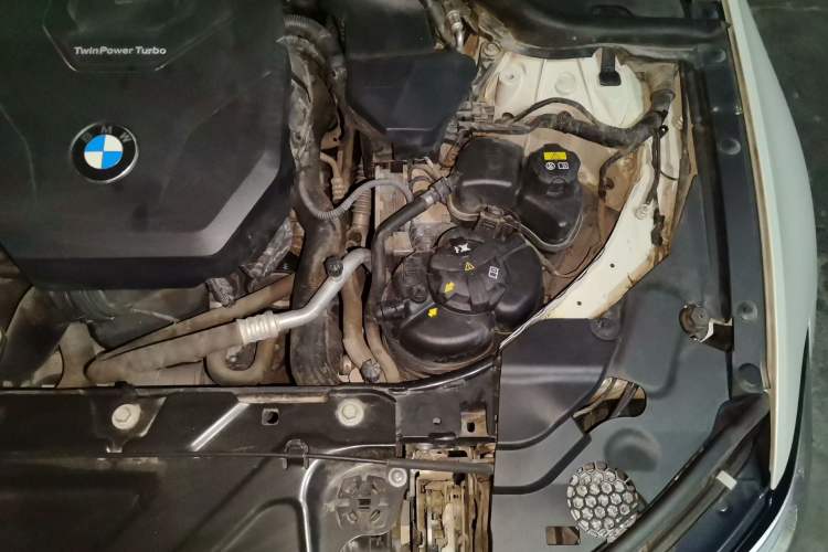 Used BMW 3 Series 2020 325Li First Edition Engine Bay Left