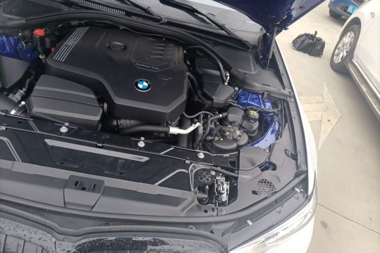 Used BMW 3 Series 2020 325i M Sport Night Edition package Engine Bay Left