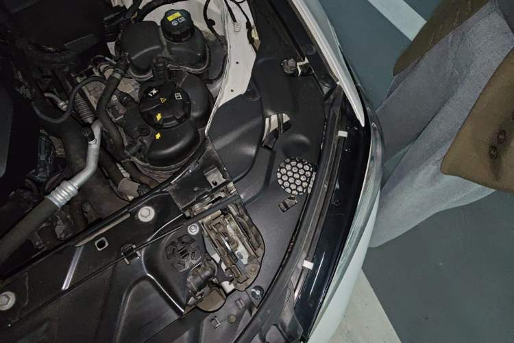 Used BMW 3 Series 2020 325Li First Edition Engine Bay Left