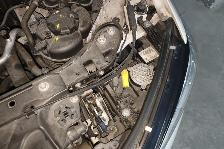 Used BMW 3 Series 2020 320i Sport Package Engine Bay Left
