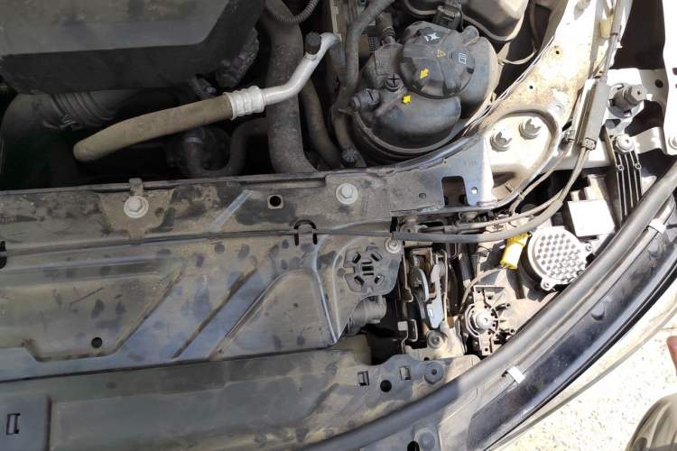 Used BMW 3 Series 2020 320Li M Sport Package Engine Bay Left