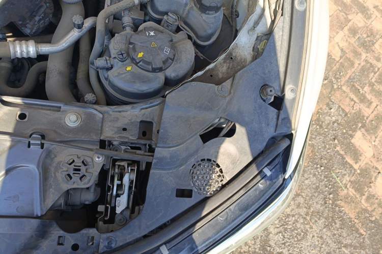 Used BMW 3 Series 2020 325Li M Sport Package Engine Bay Left