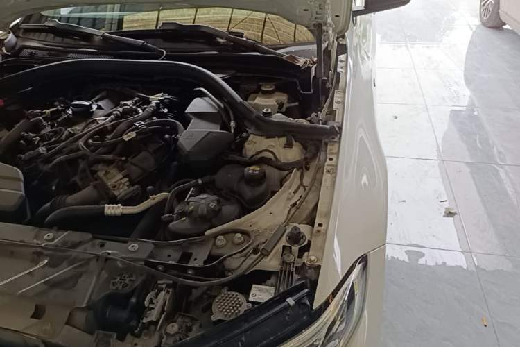 Used BMW 3 Series 2020 325Li M Sport Package Engine Bay Left