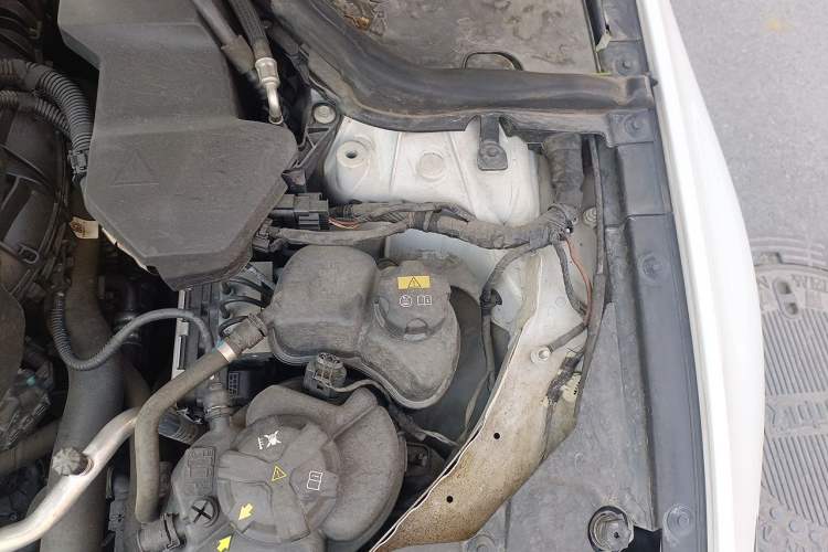 Used BMW 3 Series 2020 325Li M Sport Package Engine Bay Left