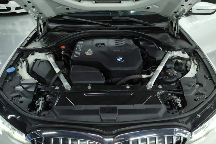 Used BMW 3 Series 2020 325Li First Edition Engine Bay