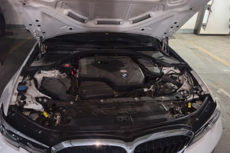 Used BMW 3 Series 2020 320i Sport Package Engine Bay