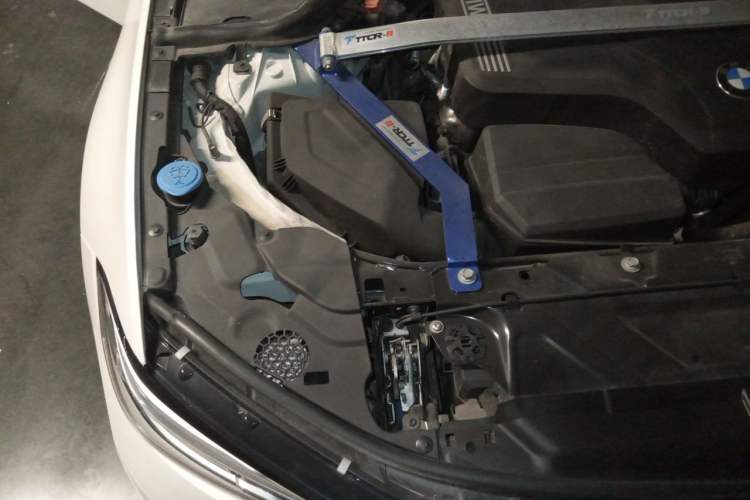 Used BMW 3 Series 2020 Restyled 325i M Sport Night Edition Package Engine Bay Right