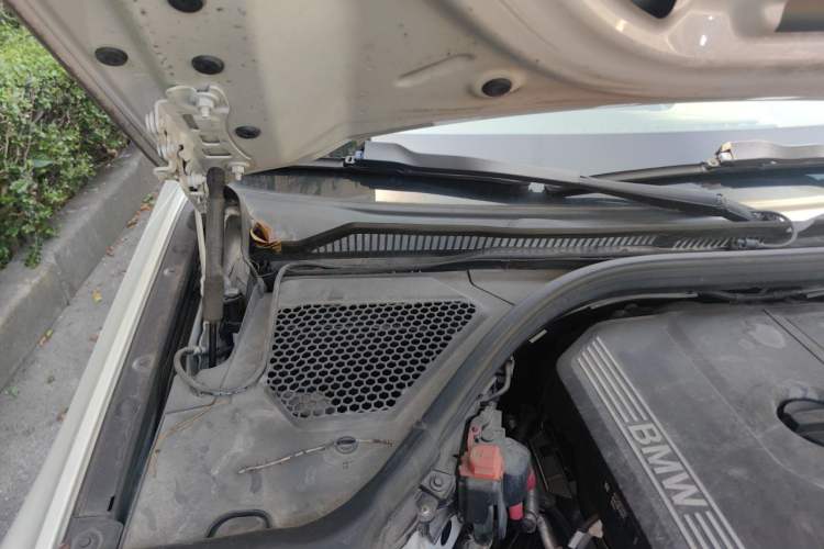Used BMW 3 Series 2020 325Li M Sport Package Engine Bay Right