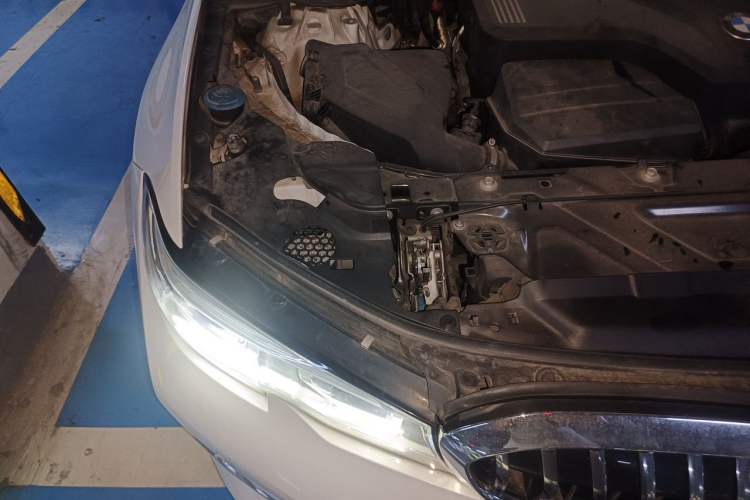 Used BMW 3 Series 2020 325Li First Edition Engine Bay Right