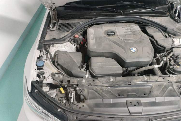 Used BMW 3 Series 2020 Restyled 325i M Sport Night Edition Package Engine Bay Right