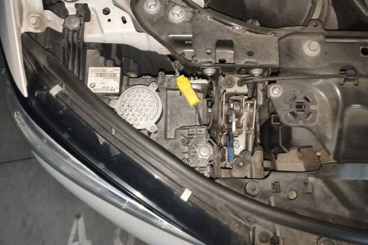 Used BMW 3 Series 2020 320i Sport Package Engine Bay Right
