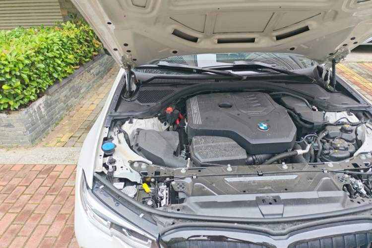 Used BMW 3 Series 2020 Restyled 325i M Sport Night Edition Package Engine Bay Right