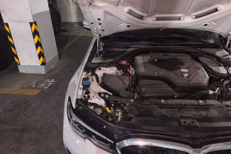 Used BMW 3 Series 2020 320i Sport Package Engine Bay Right
